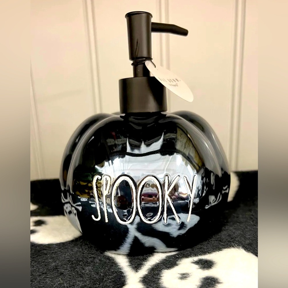 👻Rae Dunn “Spooky” Metallic finish Halloween refillable soap dispenser 🕸